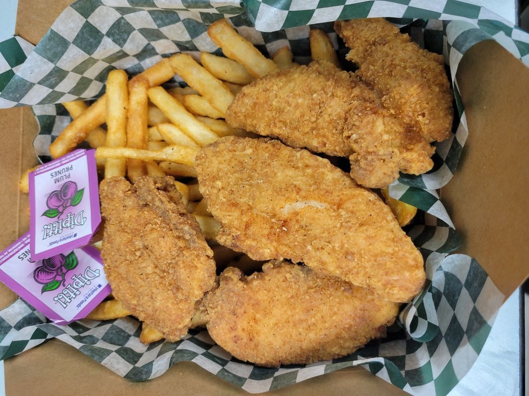 Chicken Fingers (3 pcs with fries)