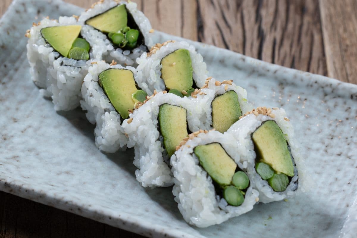 E21. Asparagus and Avocado Roll