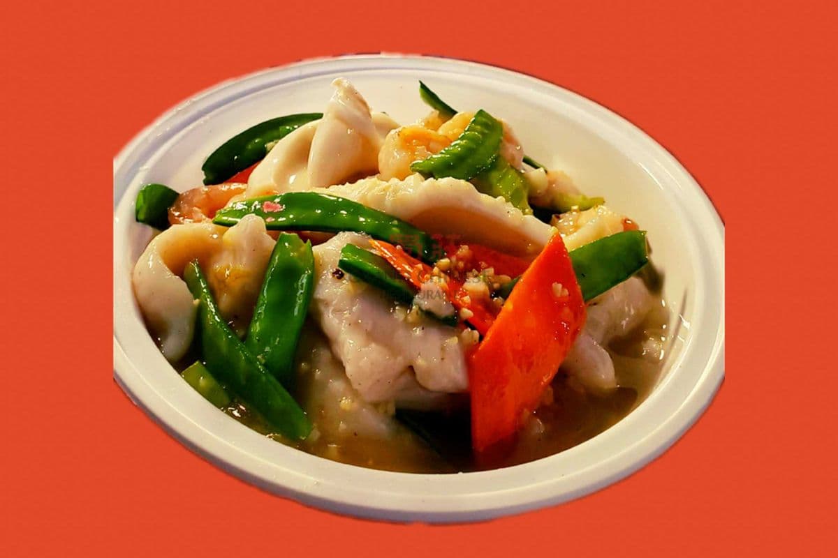 S5. Sauteed Seafood with Snow Peas