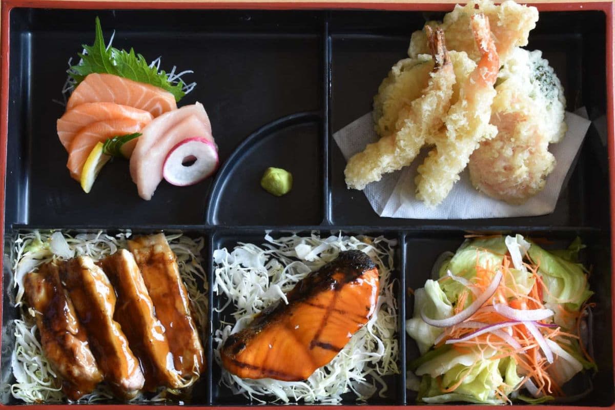 Deluxe Lunch Sashimi Bento Box