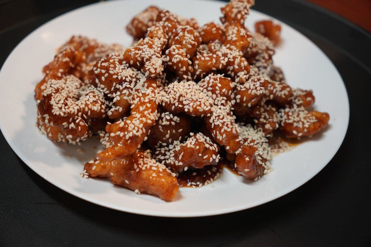 L. Sesame Chicken 芝麻鸡