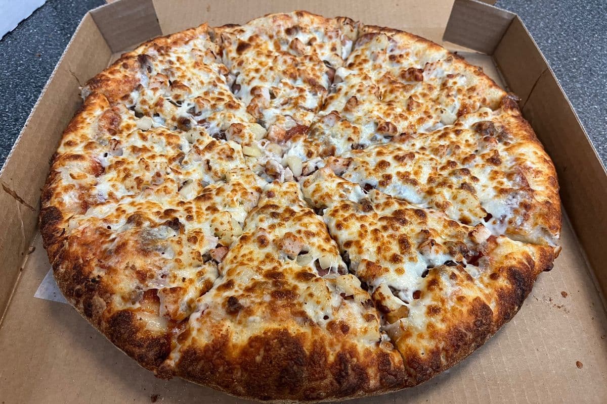 12" Medium Unlimited-Topping Pizza