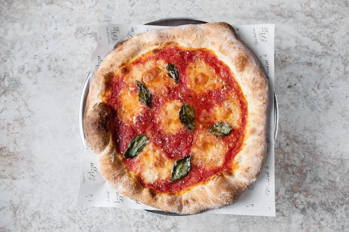Moyenne pizza Nonna (Margherita) / Medium Nonna (Margherita) Pizza