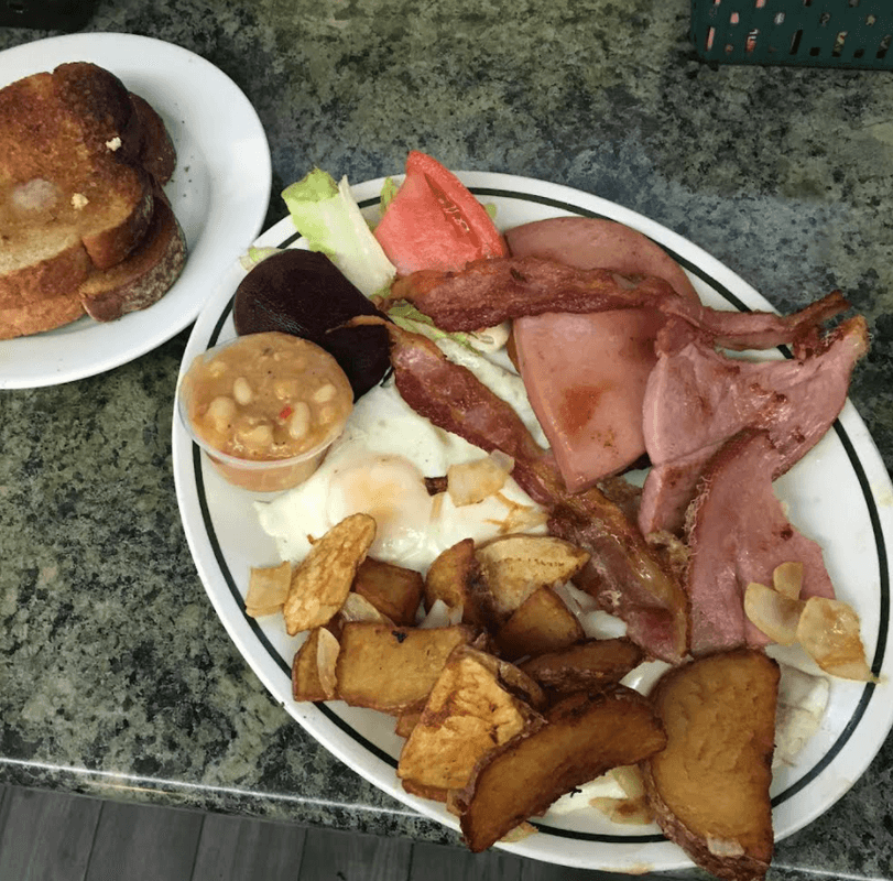 Le meat lover omelette
