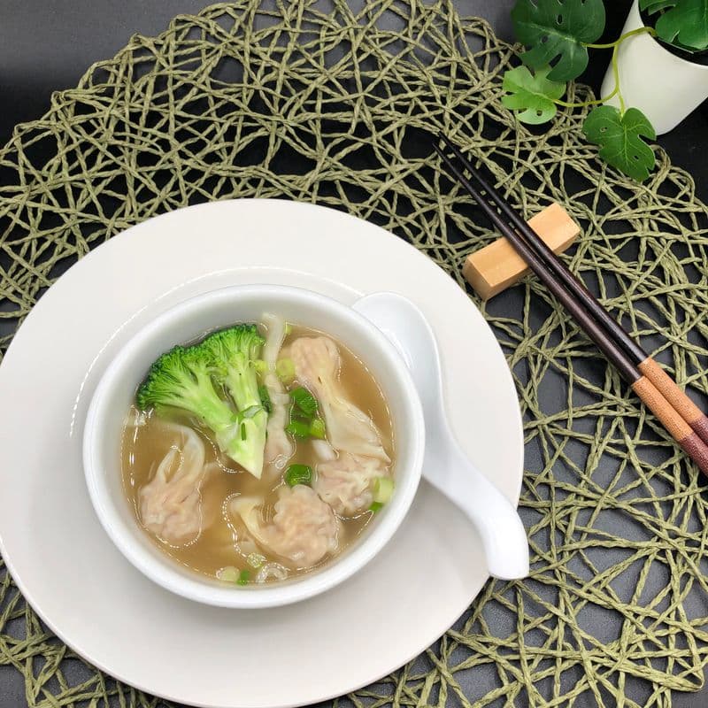 Wonton Soup (10 pcs)