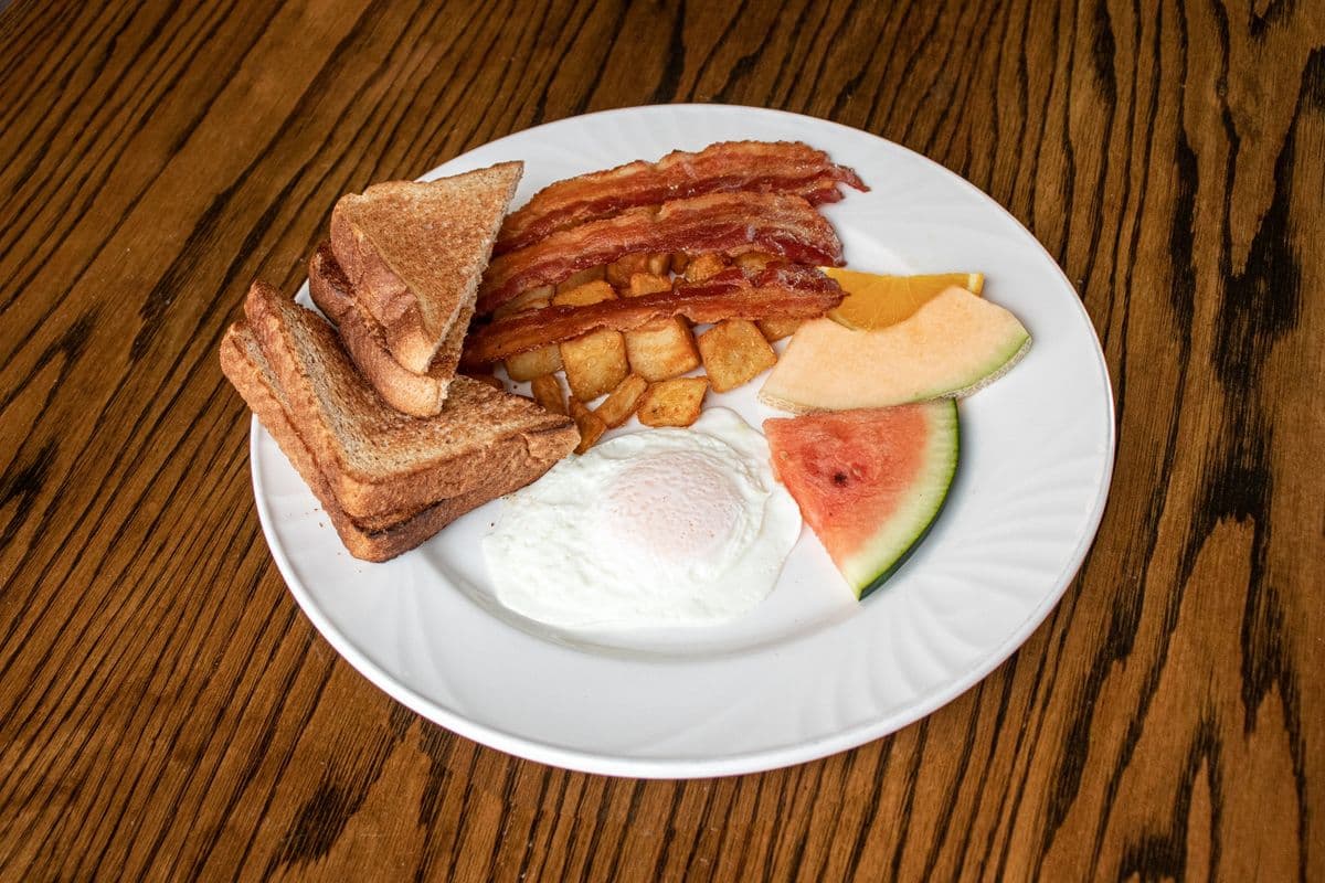 Sunrise Special Egg Plate (530-730 Calories)