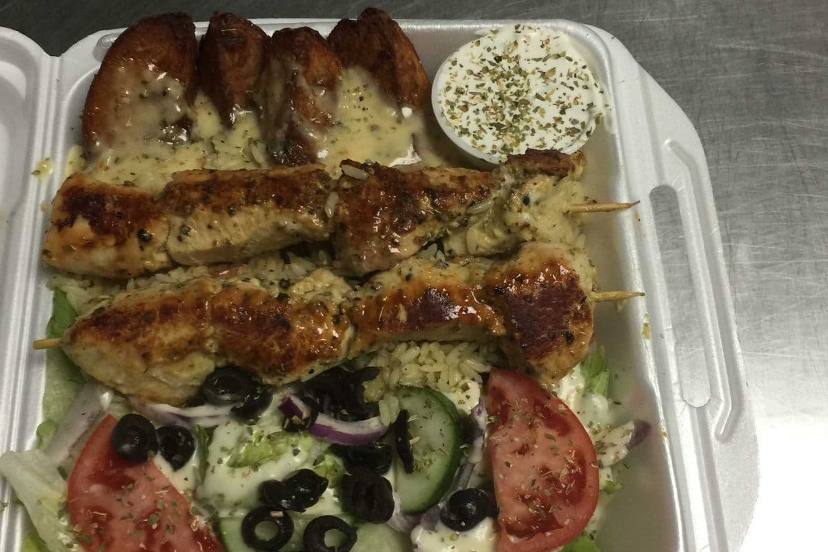 Assiette de Souvlaki (poulet) / Souvlaki Plate (Chicken)