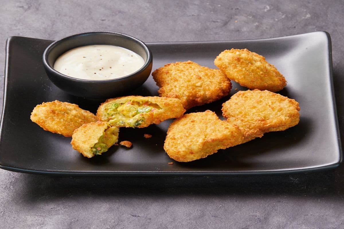 BROCCOLI, BACON & CHEESE POPPERS
