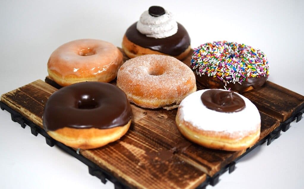 DONUTS OF THE DAY BOX OF 6