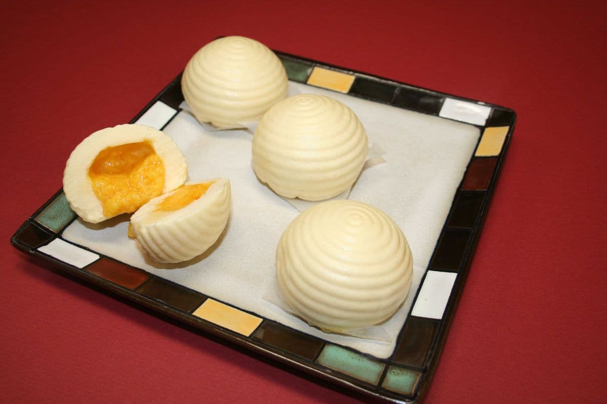 D03. MIlky Cream Custard Buns