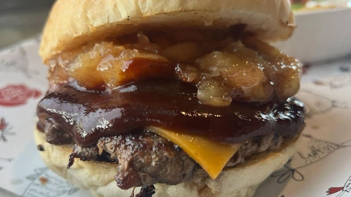 BBQ Apple Pie Burger