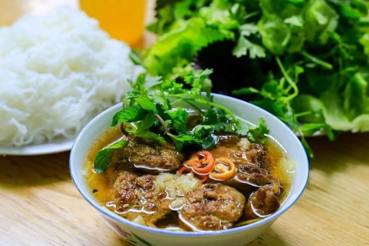 Bún Chả Hà Nội (Hanoi-style Grilled Pork with Vermicelli)