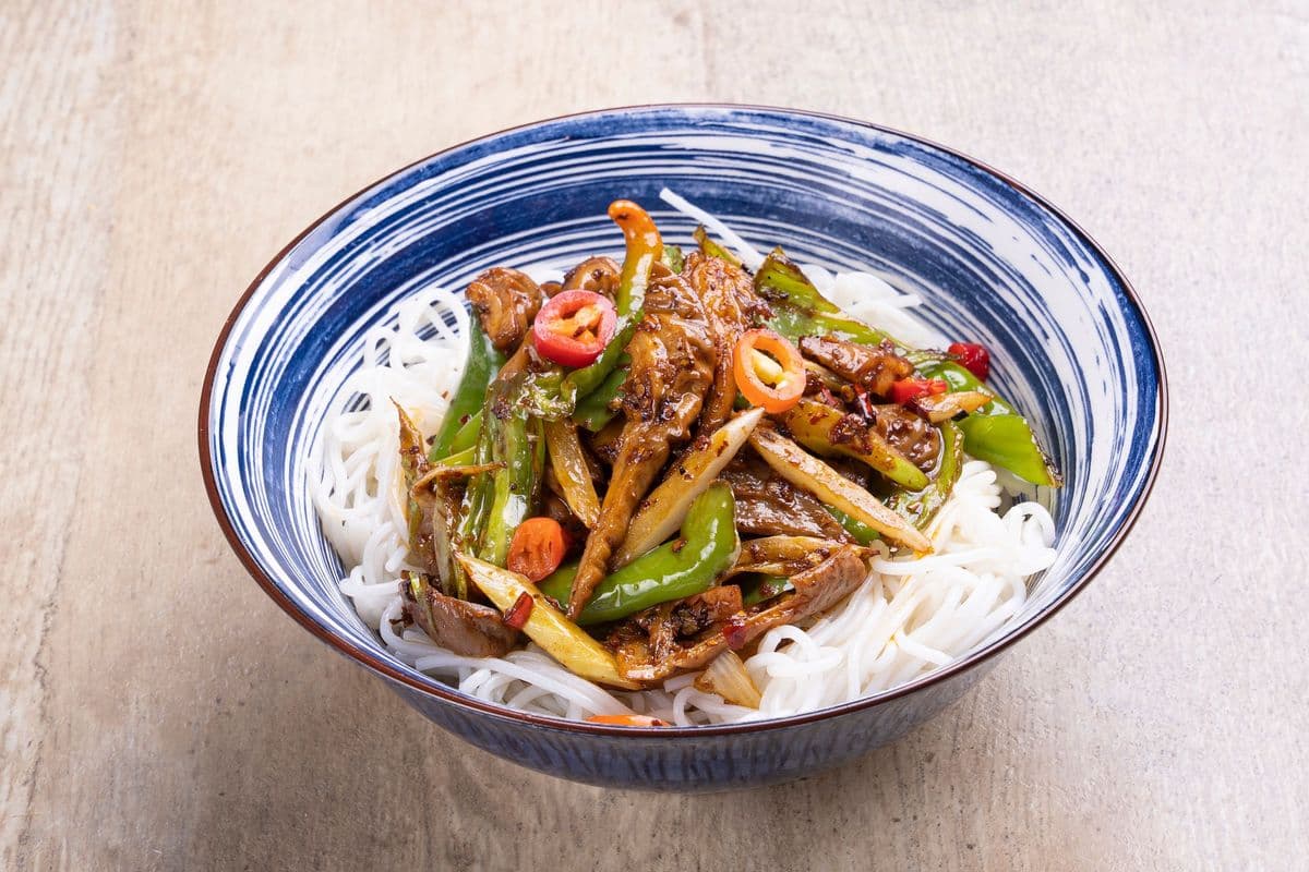 香辣肥肠汤粉 Spicy Pork Intestines in Rice Noodle with Soup