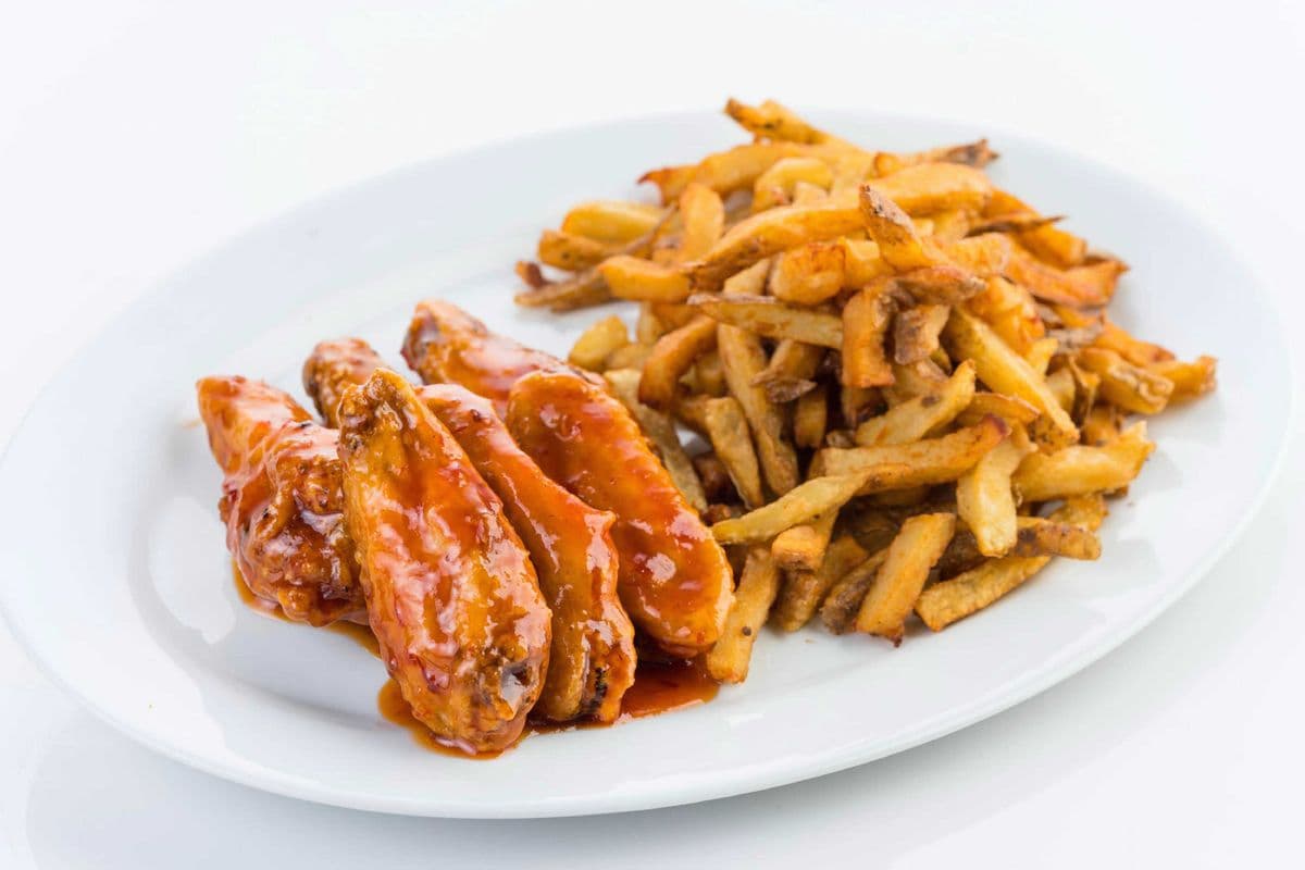Lucky's Sauced Wings