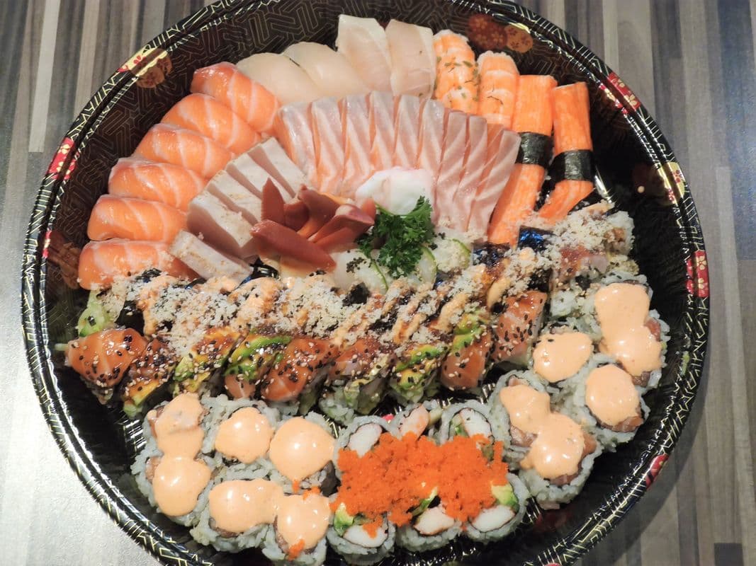 Assorted Sashimi Sushi Roll (80 pcs) (A707)