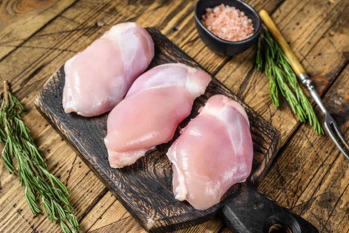 Chicken Thigh Boneless (1 lb)