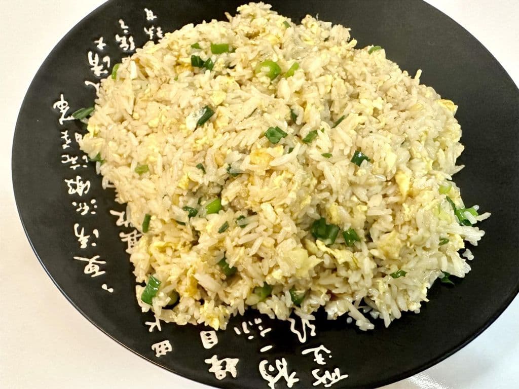 Egg Fried Rice - Home Style (招牌蛋炒饭)