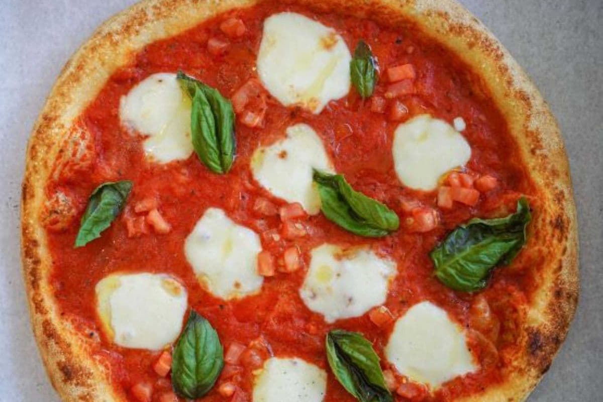Medium (12'') Margherita Pizza