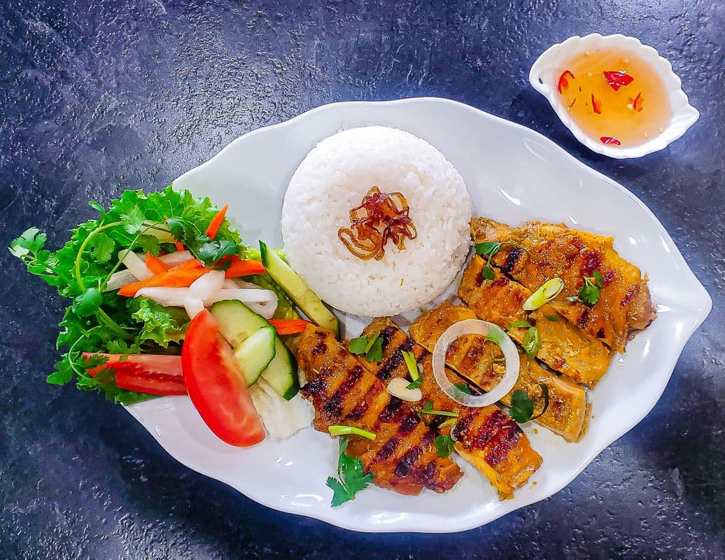 R2. Lemongrass Grilled Chicken (Gà Nướng Sả)