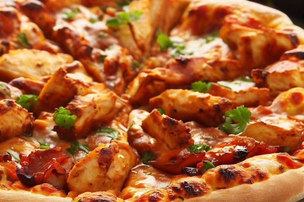 Classic Butter Chicken Pizza Small