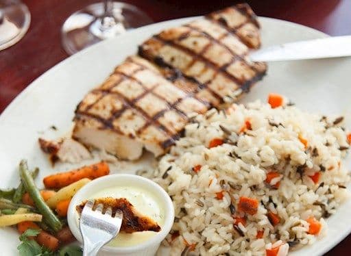 Poitrine grillée méditerranéenne / Mediterranean Grilled Chicken Breast