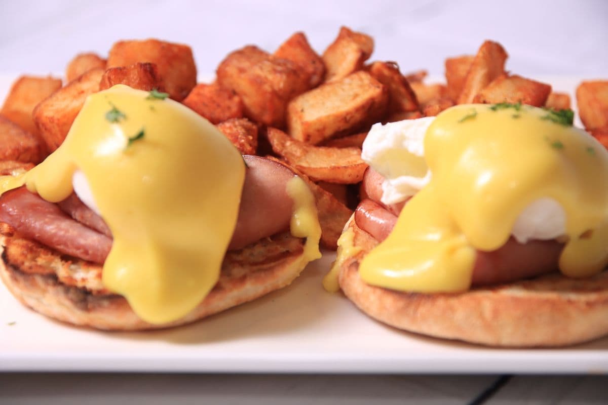 Traditional Ham benedict