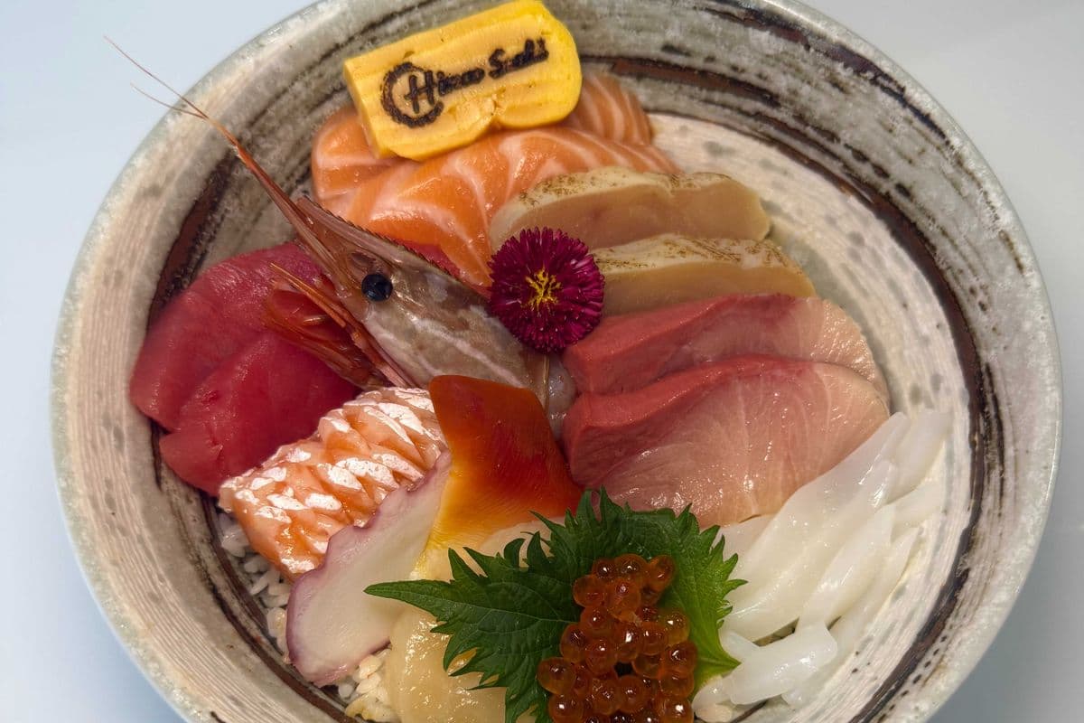 Deluxe Chirashi Don 豪華刺身飯
