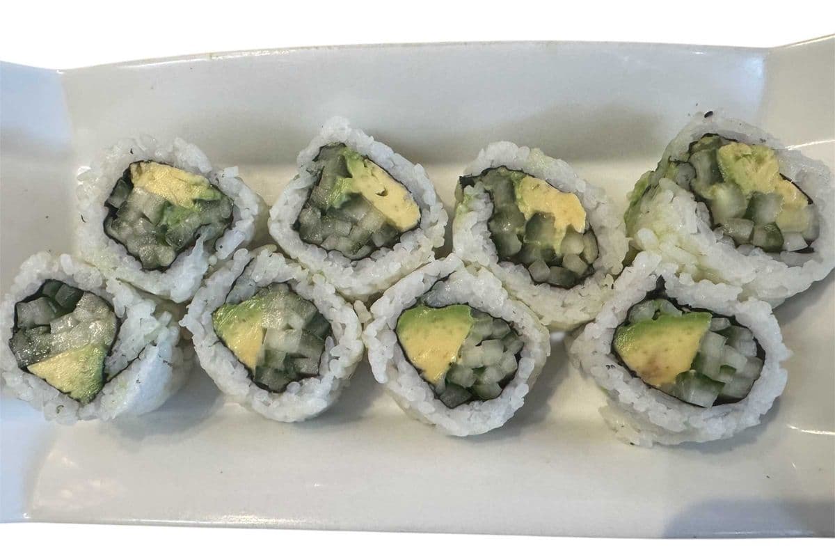New! C29)Avocado & Cucumber Roll (12 Pcs)