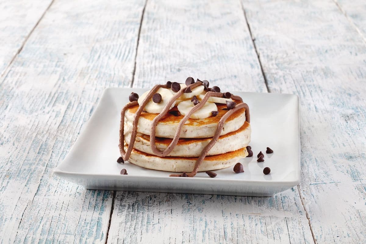 Chocolate Champ Pancakes (881 Cal)