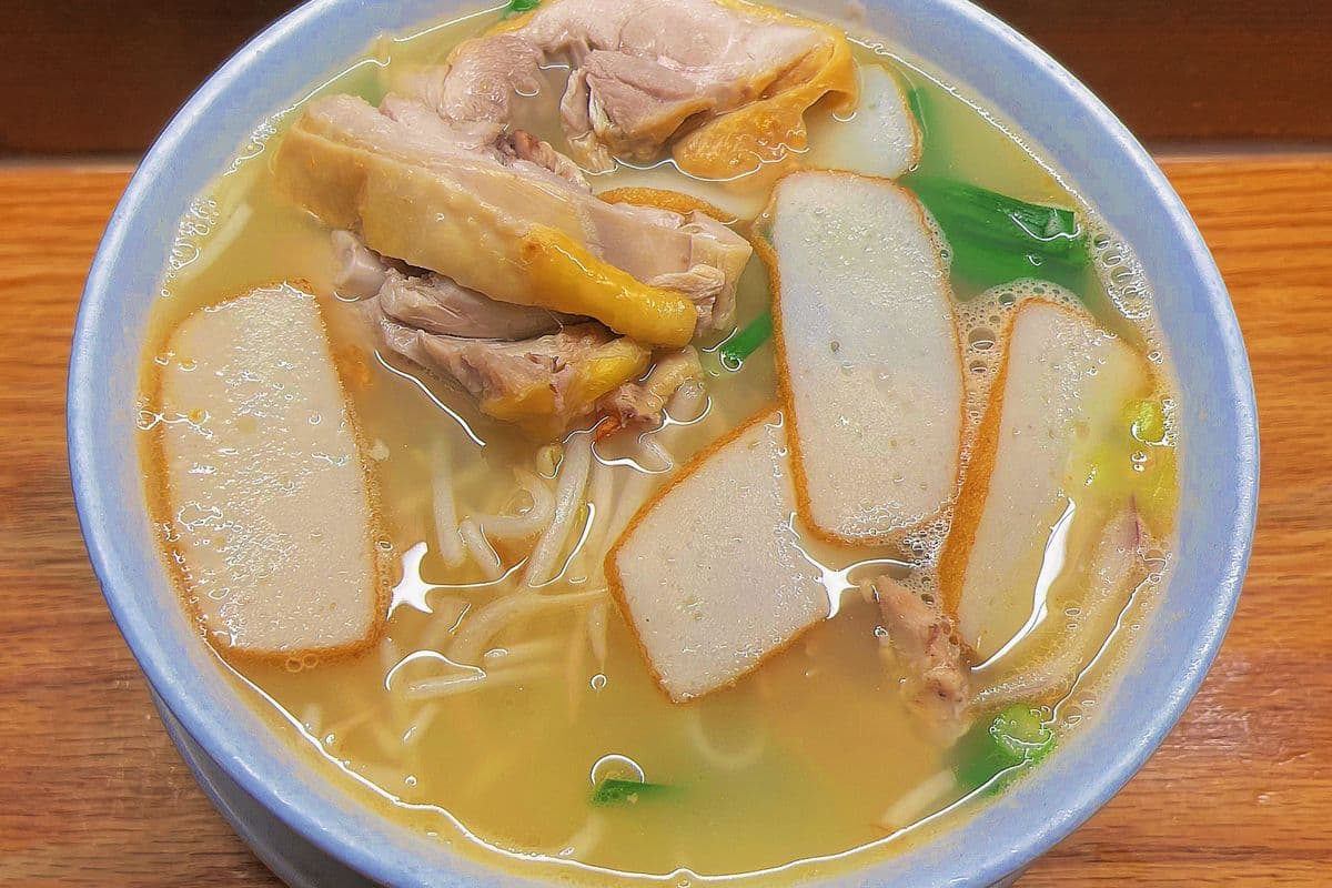 Ipoh Hor Fun Soup Noodles 怡堡清汤鸡河粉