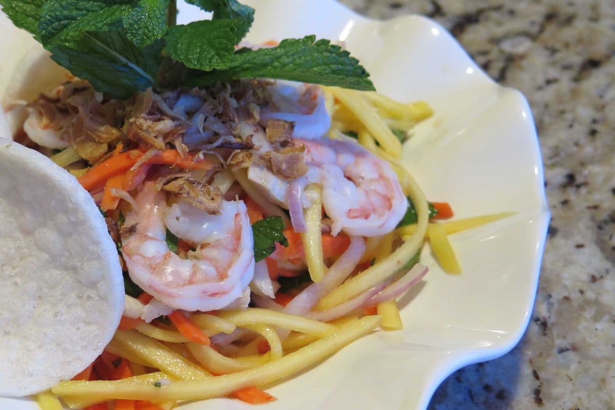 S1. Chicken and Shrimp Mango Salad - Goi Xoai Tom Ga Kieu Thai