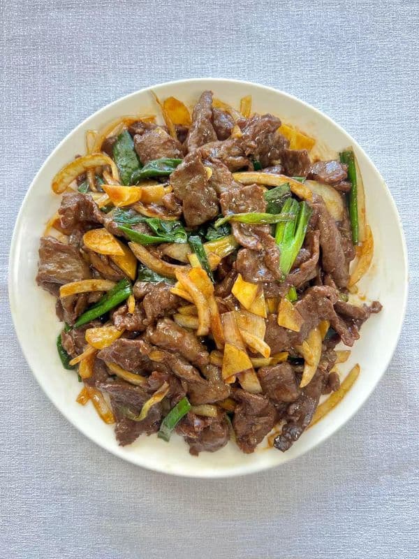 38. Boeuf au gingembre et échalottes / Beef with Ginger and Scallions / 38. Boeuf au gingembre et échalottes / Beef with Ginger and Scallions