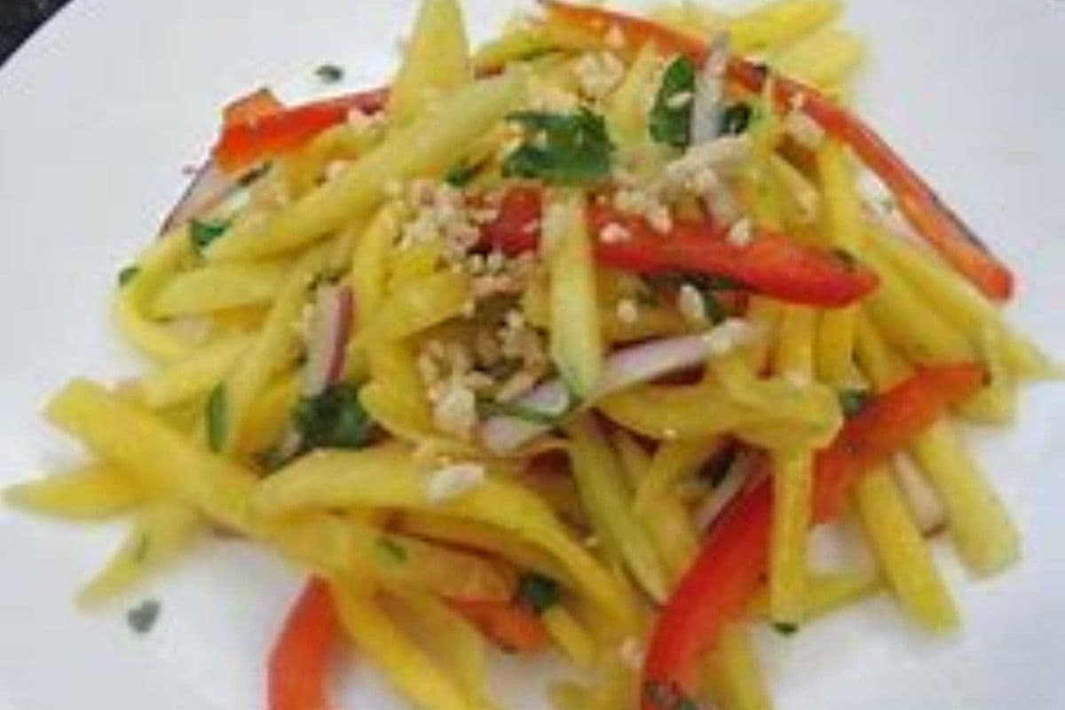 14. Mango Salad - ยำมะม่วง