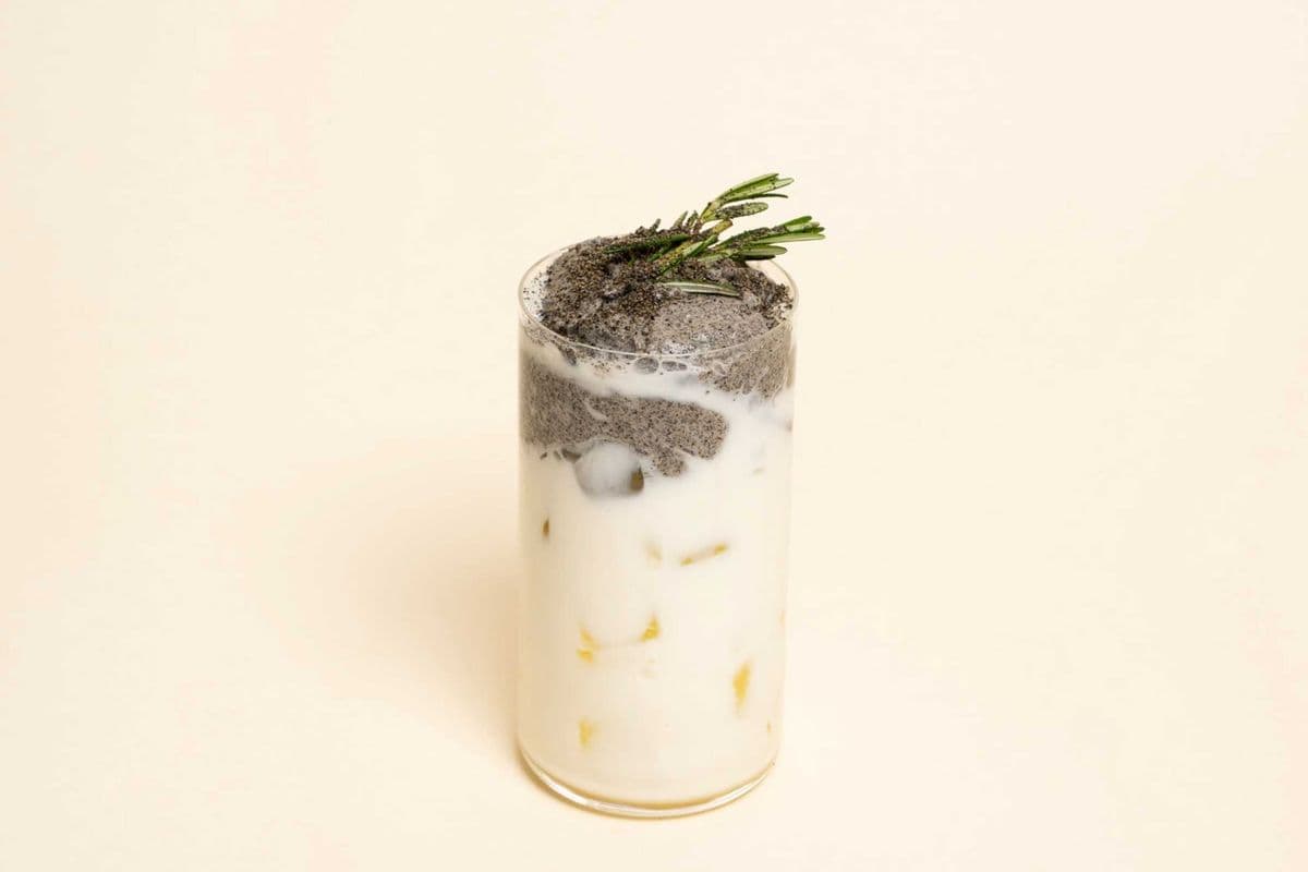 Black Sesame Latte (16oz)