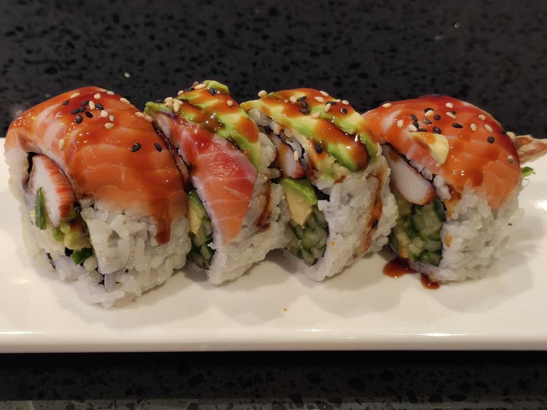 Rainbow Roll (4 pcs) (A511)