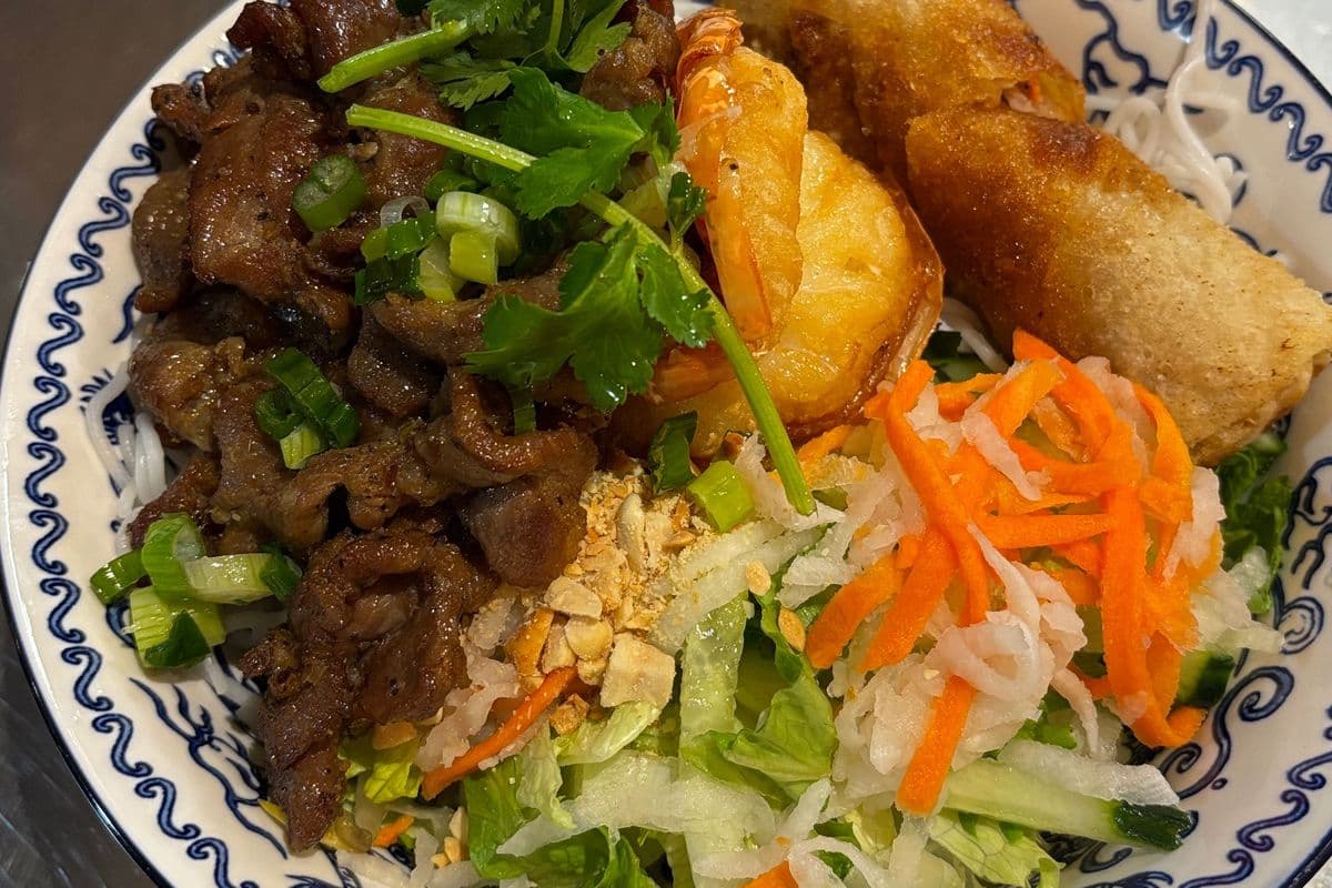 40. Bun Thit Nuong, Tom Nuong, Cha Gio