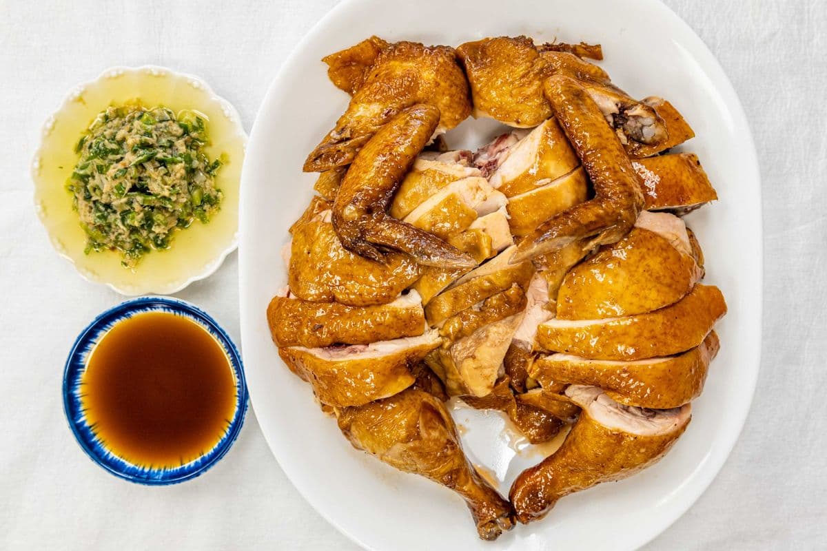 Soy Sauce Marinated Chicken (Whole) 玫瑰豉油雞 (全隻)