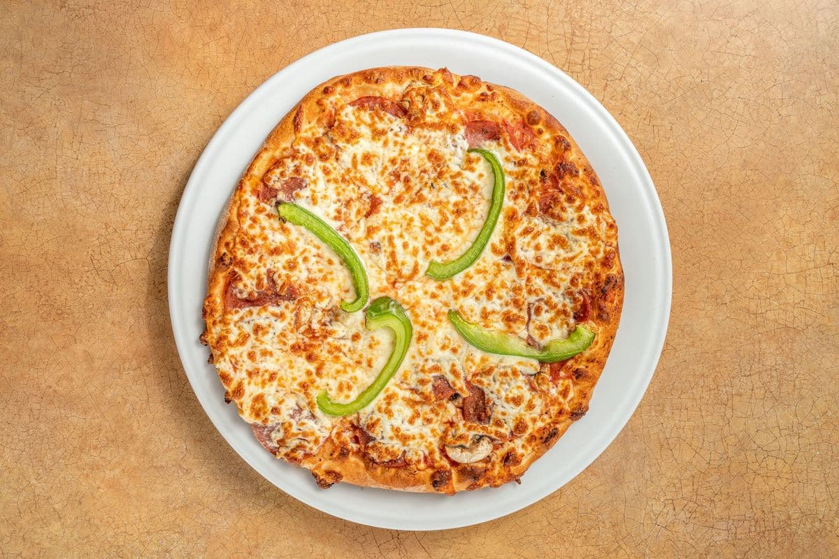 Pizza toute garnie / Fully Furnished Pizza