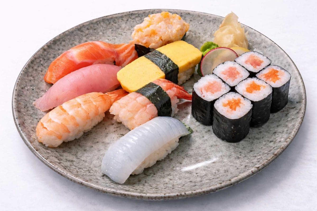 Assorted Sushi Combo (13 pcs)