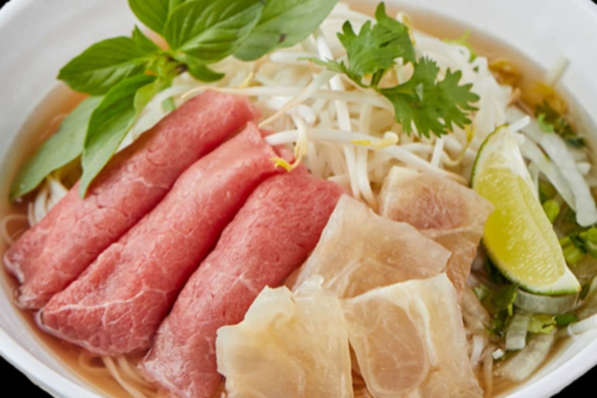 P14: Rare Beef and Beef Tendon (Tai Gan)