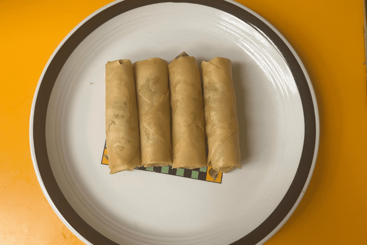 1. Spring Rolls (4 Pcs)