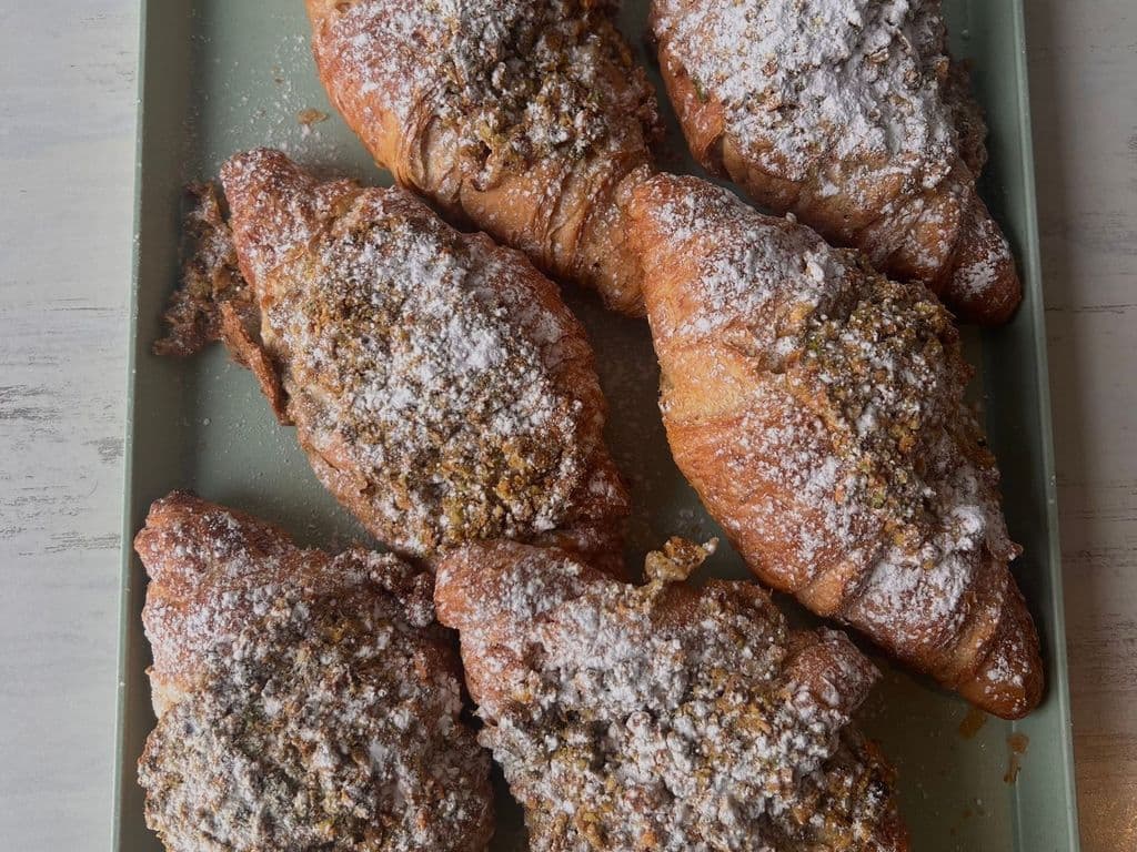 Croissant aux pistaches / Pistachio Croissant