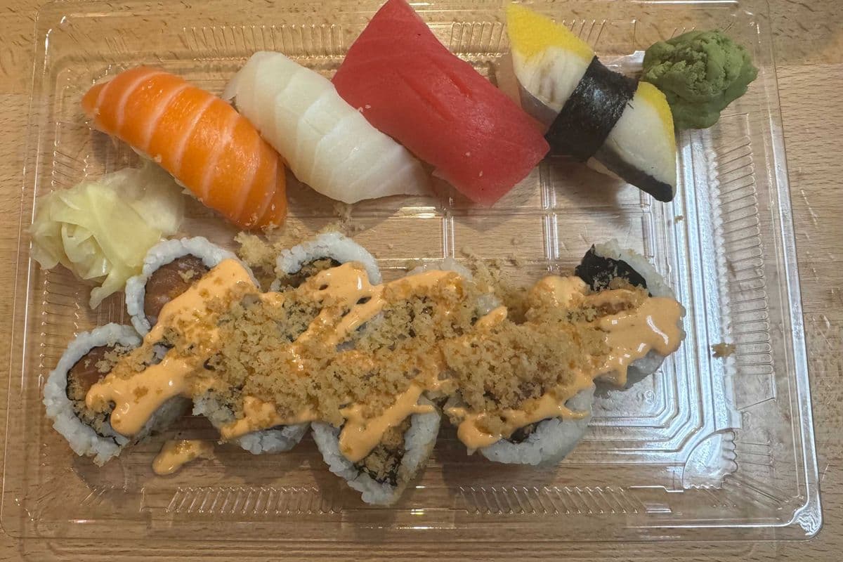 SM9) Sushi and Maki(12pcs) (12 Pcs)