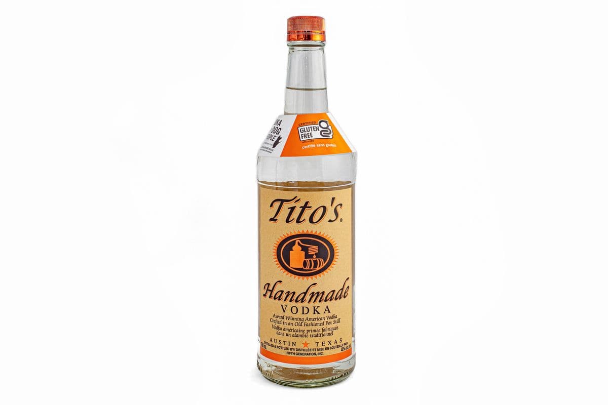 Tito's Handmade Vodka (1 x 750 ml)