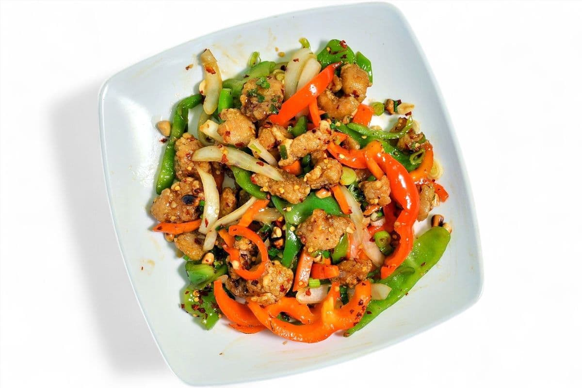 G111. Gà Xào Ớt Và Cải
