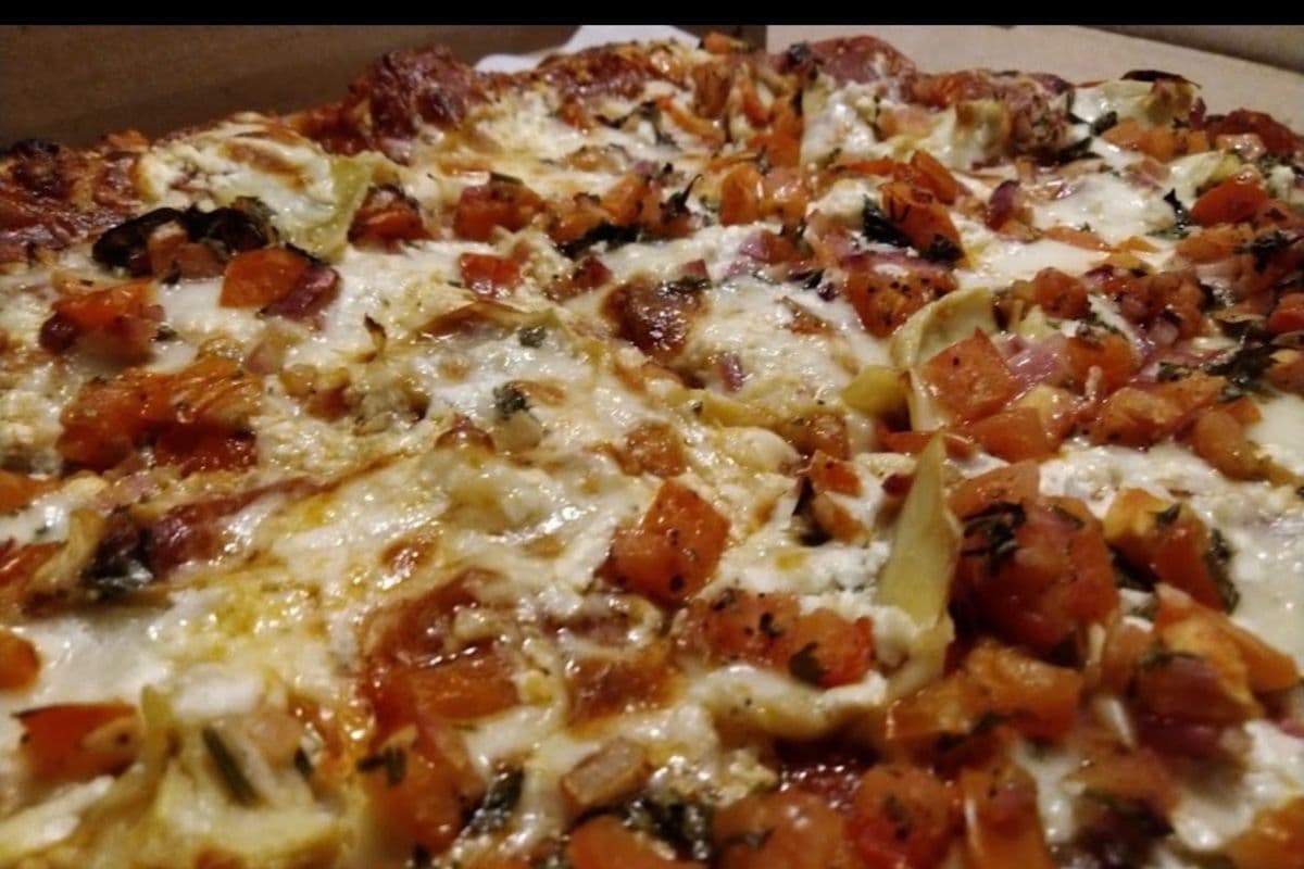 31. 15" Large Logan Pizza