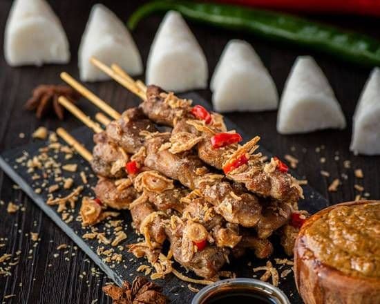 Sate Ayam - Indonesian Satay Chicken With Peanut Sauce