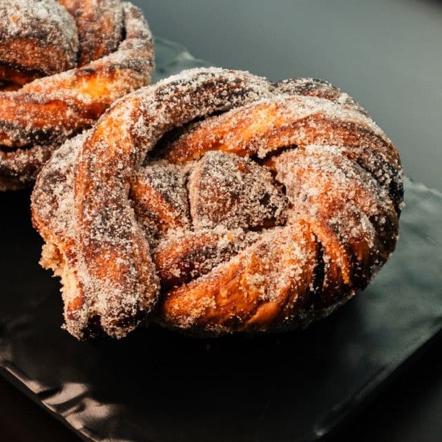 Cinnamon Knot