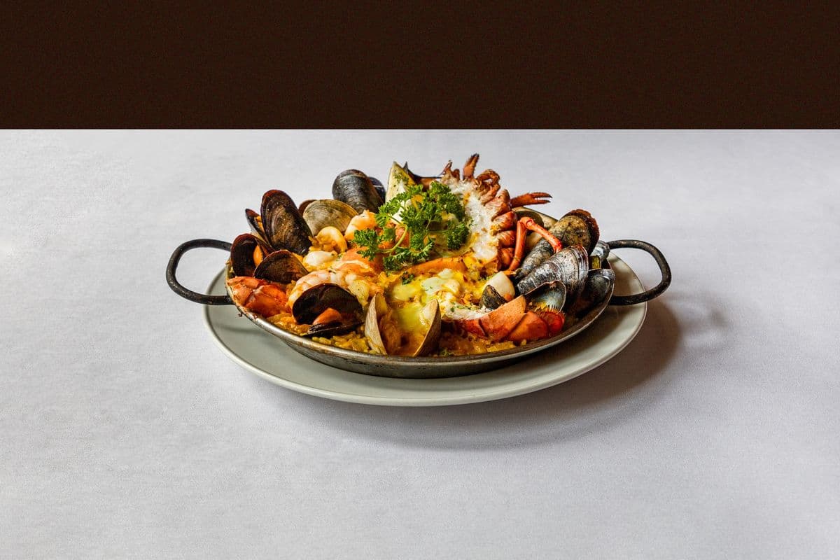 Paella Fruits de Mer & Demi Homard / Seafood & Half Lobster Paella