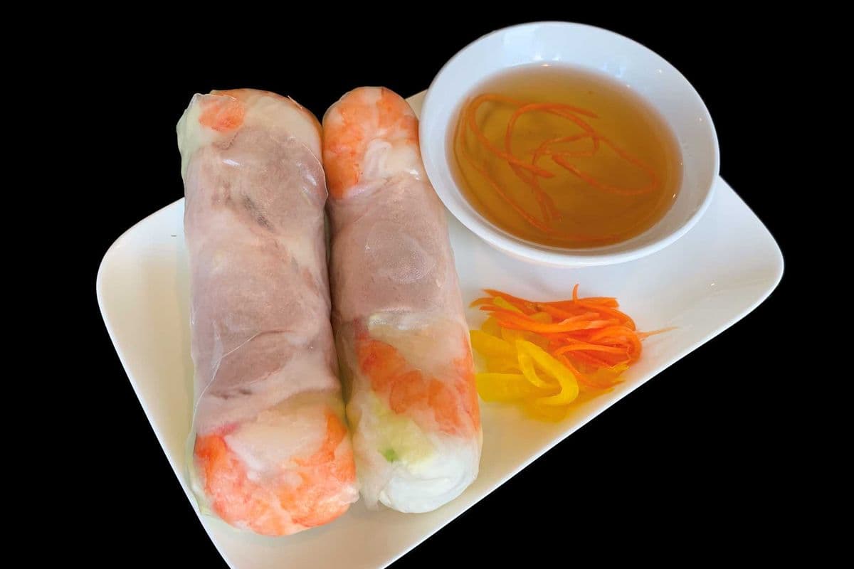 5B. Fresh spring rolls with sliced pork and shrimp